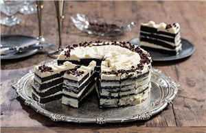 Gateau1-738-Choc-Tuxedo-(16-Portions)-Priestleys-(265420)