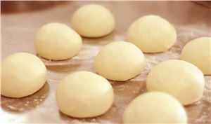 Pizza-Dough-Balls-48x300gm-Letizza-(190190)